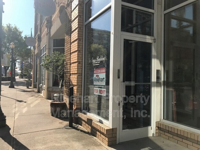 Photo - 210 E Main St