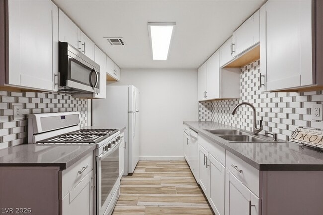 Building Photo - 441 N Lamb Blvd