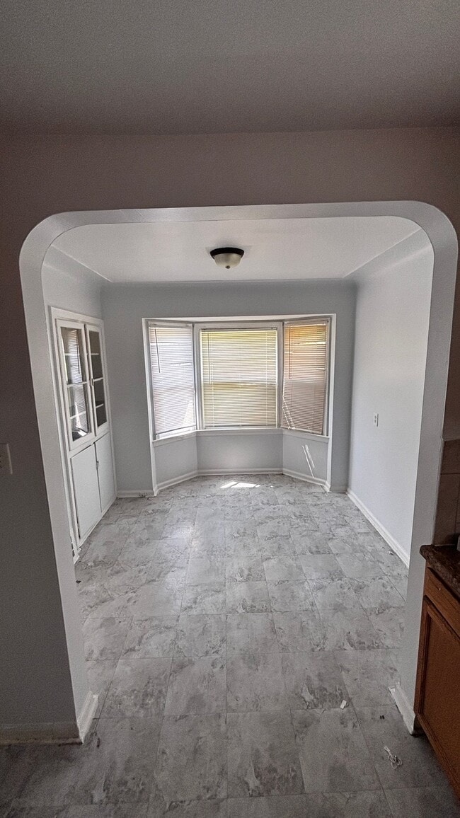 Photo - 14823 Kilbourne Ave
