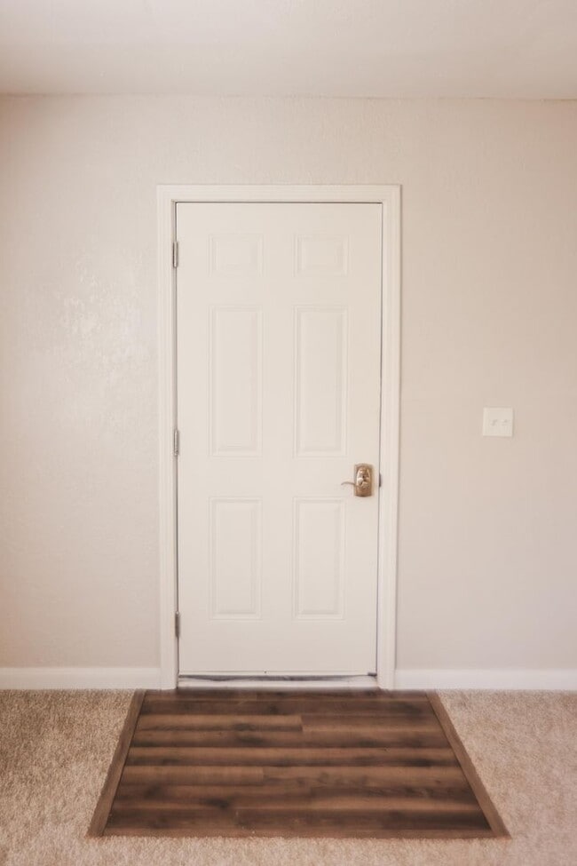 Photo - 628 Evesham Ave Unit 628 Evesham Ave Lower - 093