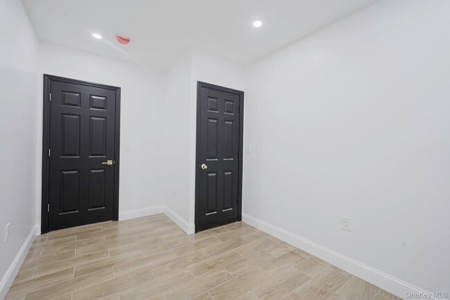 2775 Pond Pl