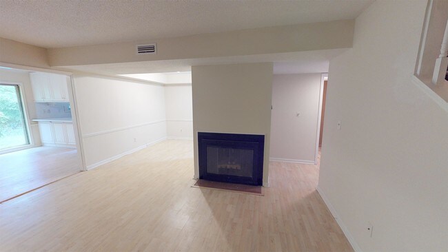 Photo - 317 Lamplighter Cir