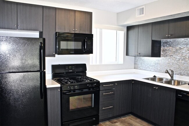 Photo - 326 West Earll Drive NEW