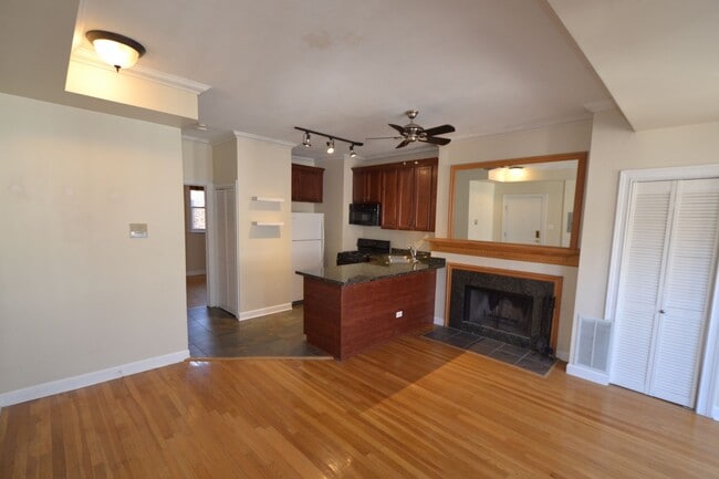 Photo - 879 W Cornelia Ave Unit 879-3