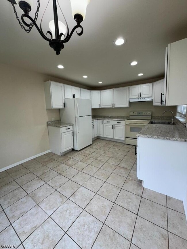 16 Church St Unit 18