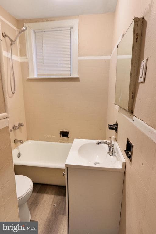 Photo - 204 W 35th St