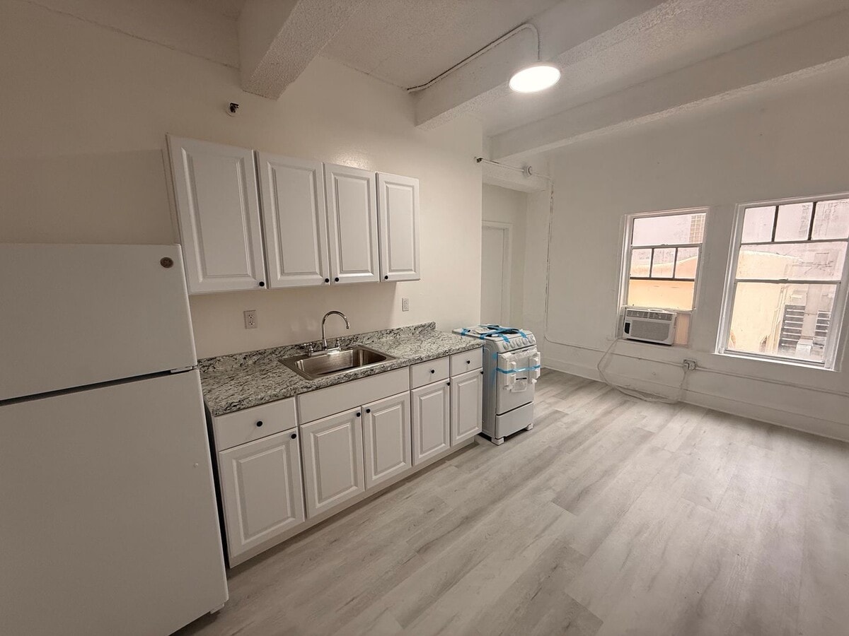 Photo - 237 23rd St Unidad 304