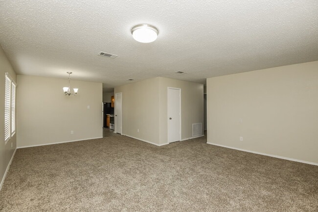 Photo - 5312 Newcastle Ln