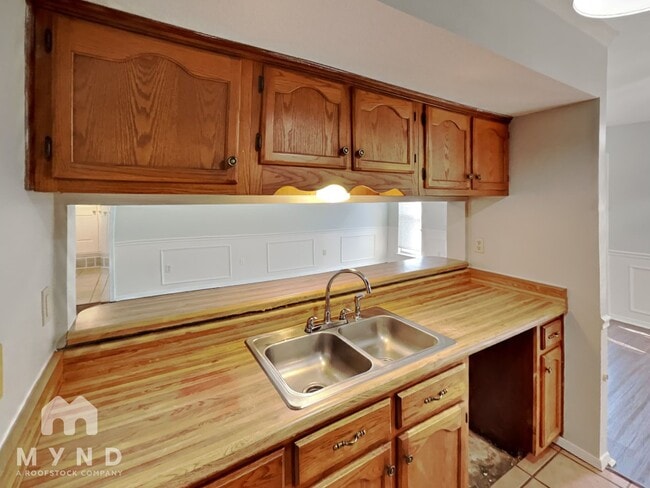 Photo - 3405 Laurelwood Dr