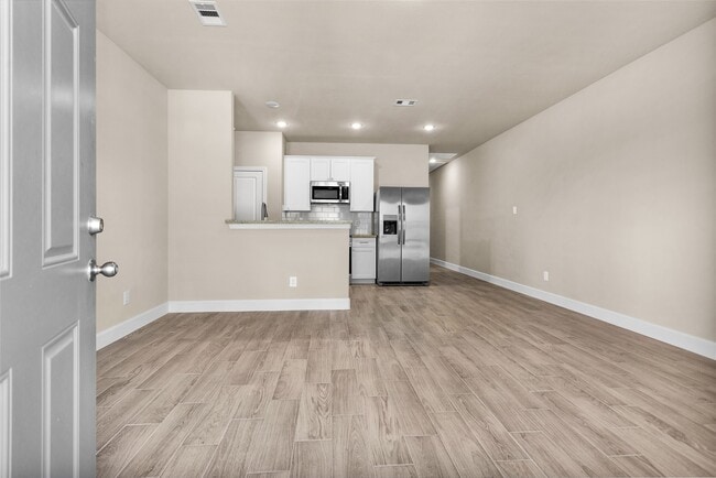 Photo - 496 Golden St