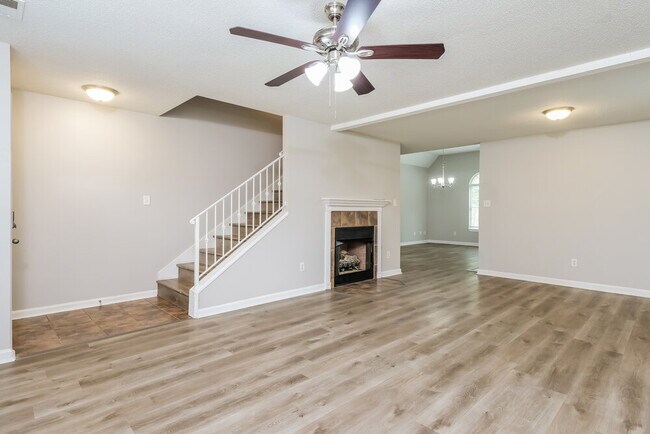 Photo - 8793 5 Oaks Dr W