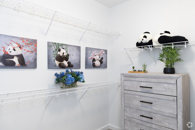 2BR, 2BA - 1,188SF - Closet
