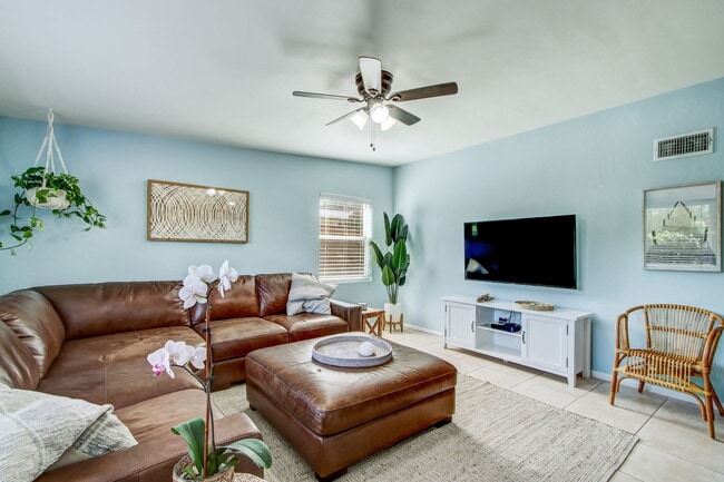 Photo - 826 5th Ave N Unidad A