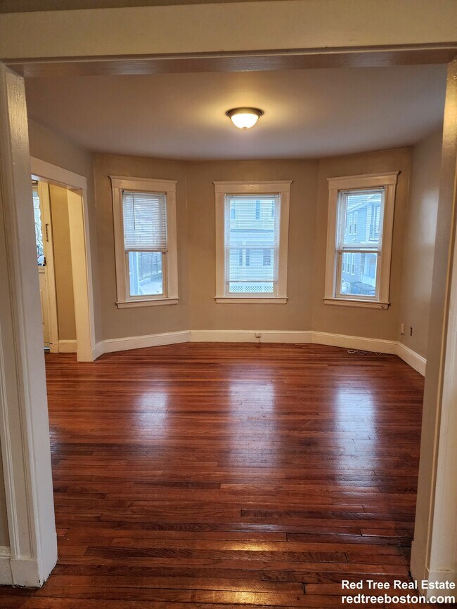 Photo - 8 Woodside Ave