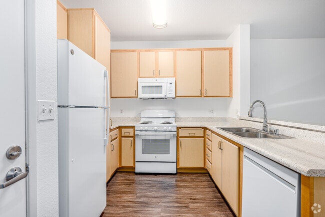 1 dormitorio, 1 baño - 694 pies cuadrados - Cocina - Burbank Senior Artists Colony