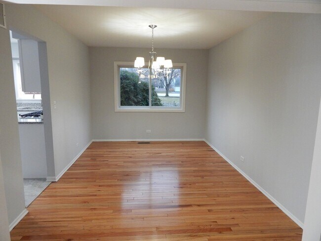 Photo - 2812 Springdale Cir