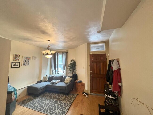 Photo - 1900 6th St NW