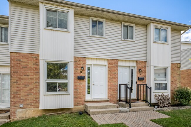 Photo - SPACIOUS THREE BEDROOM TOWNHOME IN POND MILLS AREA Unit 8