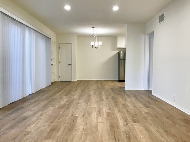 Photo - Linda Vista Apartments