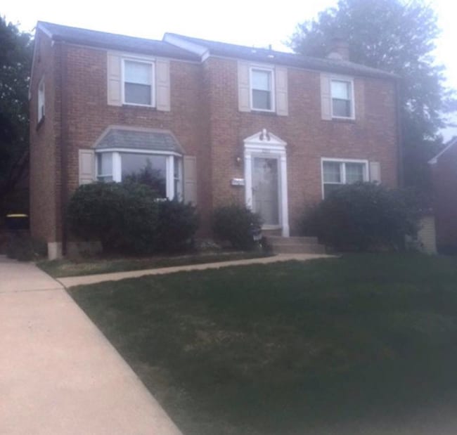 Front - 2216 Thomas Rd House