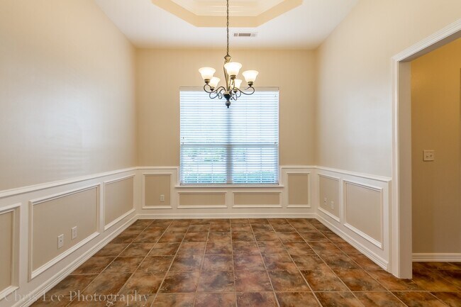 Photo - Large 3 Bedroom Home in Perfect Condition! Great Location!