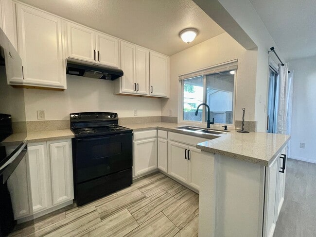 Photo - 1 Bed/1 Bath Condo With Bonus Room Unit #I