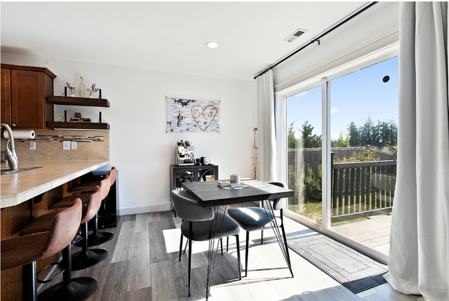 Photo - 6672 Udall Pl SE