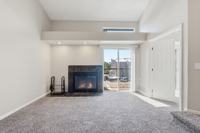 Photo - $1,840.95 - 2 bed/1 bath, cozy Denver Condo! Unidad B302