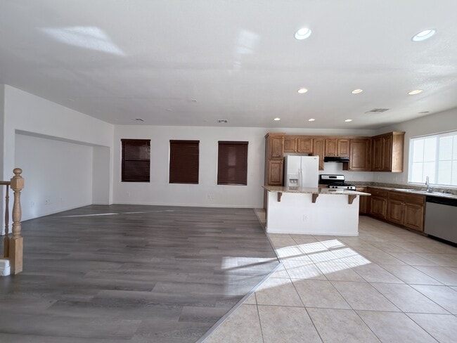 Photo - 4742 Cortina Rancho St