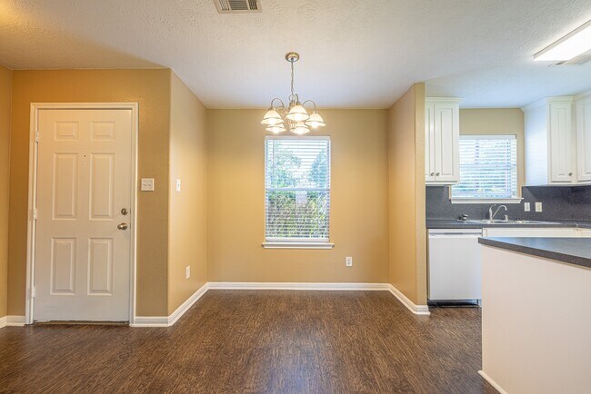 Photo - 16381 Many Trees Ln