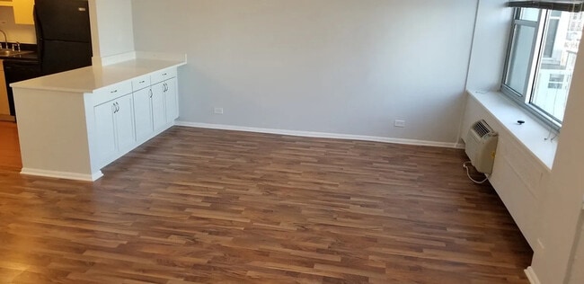Photo - 4250 N Marine Dr Unit APT 1234