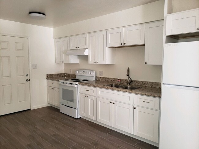 Photo - Maple Ave - Triplex Unidad C