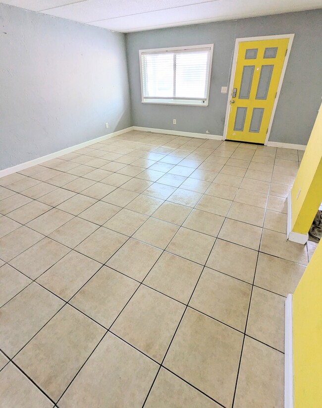 Photo - 411 N Halifax Ave