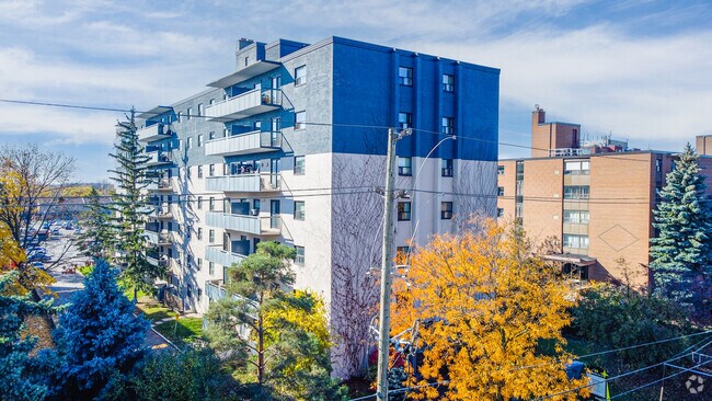 Photo - 49 Mcmurchy Ave N