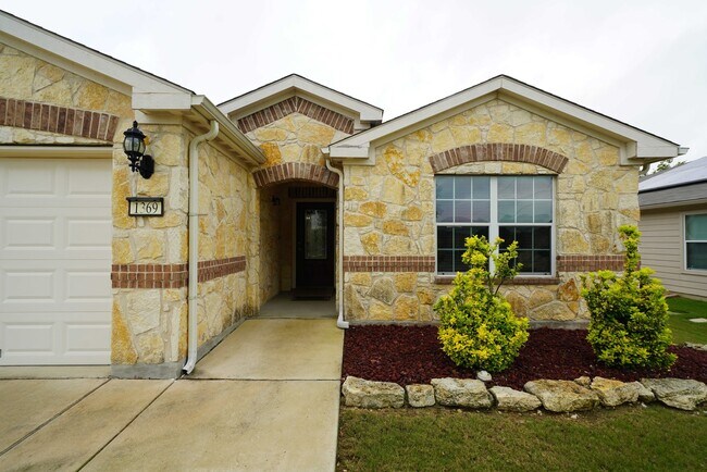 Photo - Immaculate Rental in Schertz! Realtor Commission: $500
