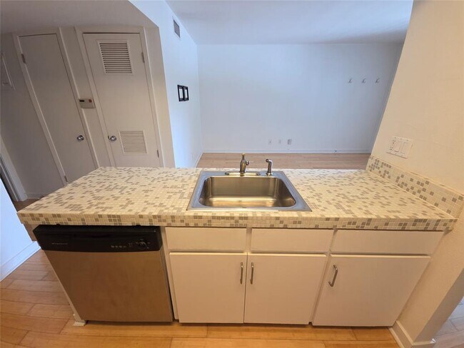 Photo - 2303 East Side Dr Unit 220