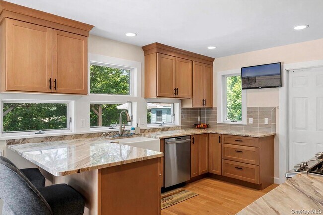 Photo - 205 Pine Ave