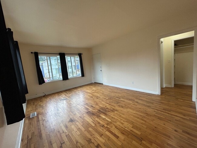 Photo - 3414-3418 SE Vineyard Rd Milwaukie, OR 97267 Unit 3416 SE Vineyard Rd