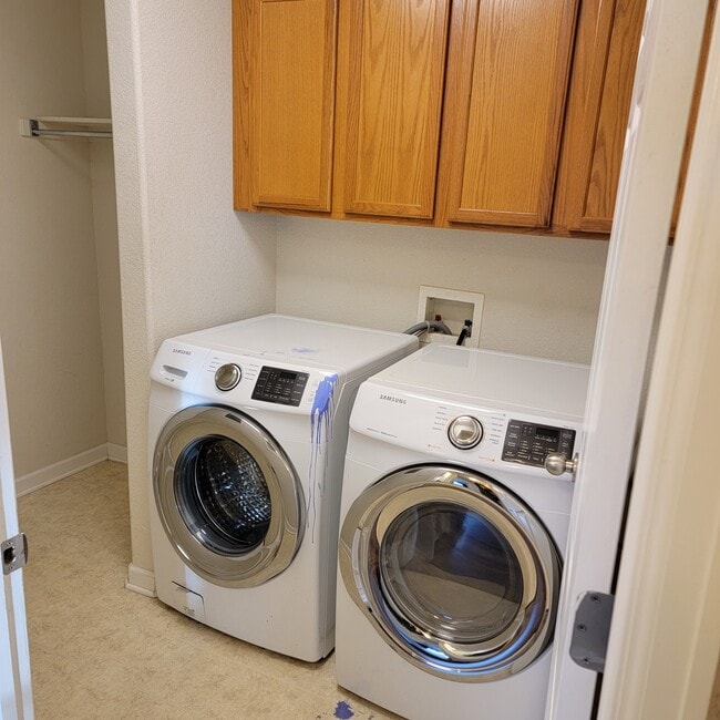 Laundry - 3776 Ponderosa Ct Unit 5
