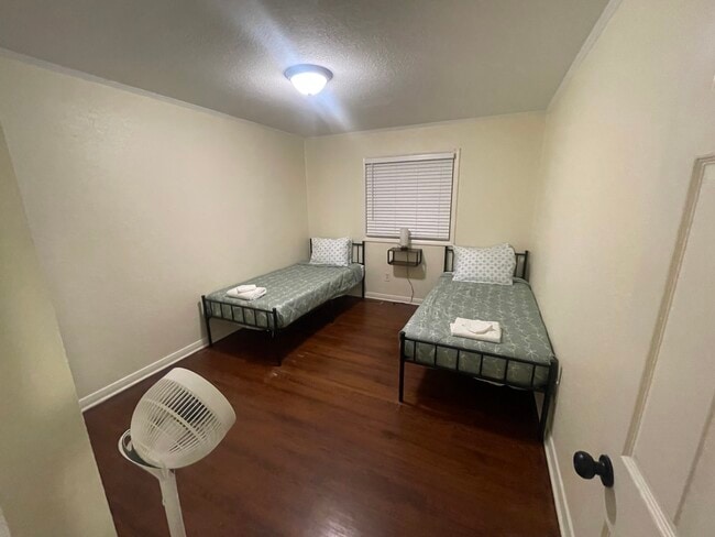 Photo - 115 Diggs Dr