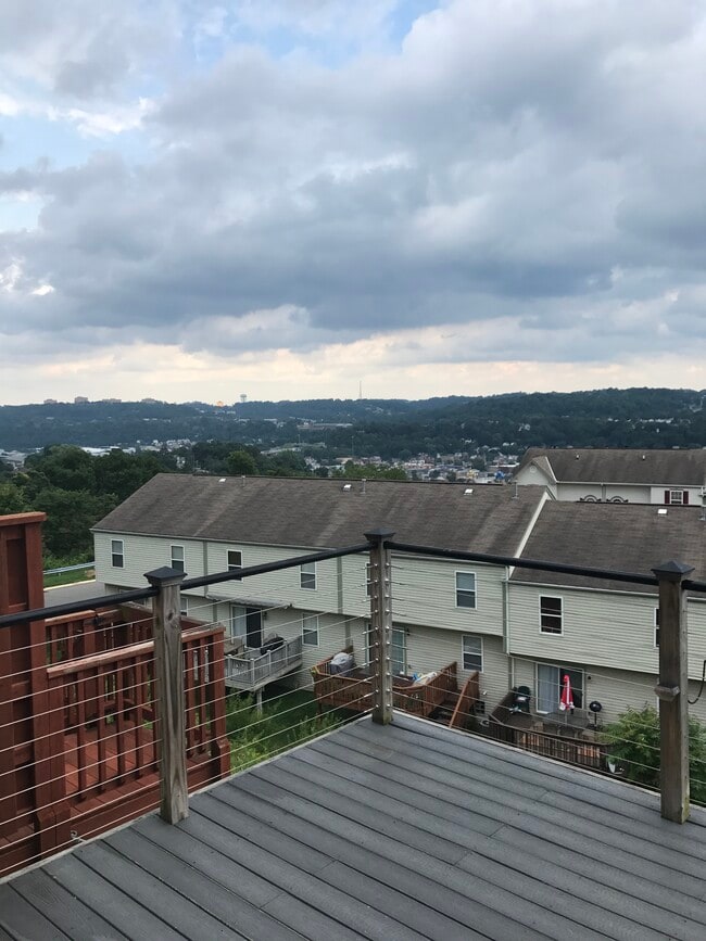 Photo - 106 Cathedral Ct Townhome