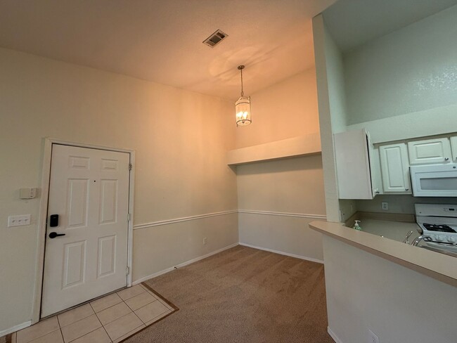 Photo - Top-Floor Condo in Grand Reserve at Windor Parke