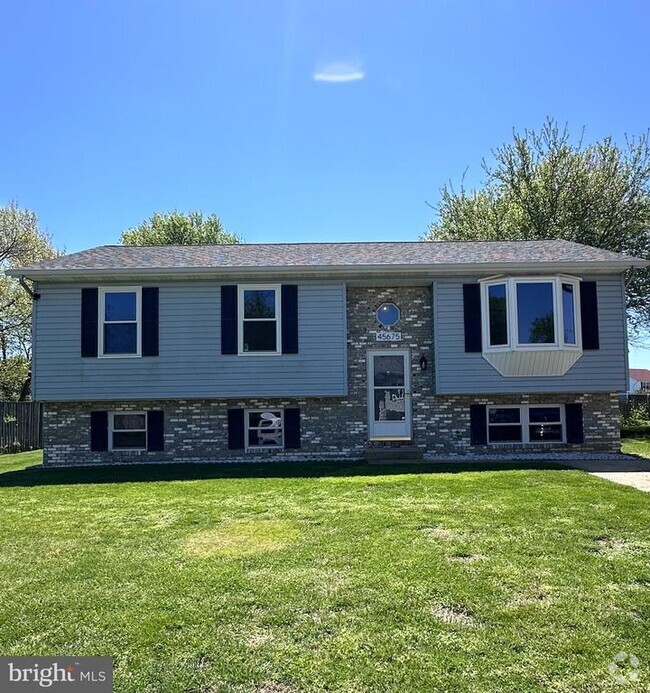 Building Photo - 45675 Schooner Ct Rental