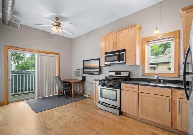 Photo - 1641 N Franklin Pl Unidad 3