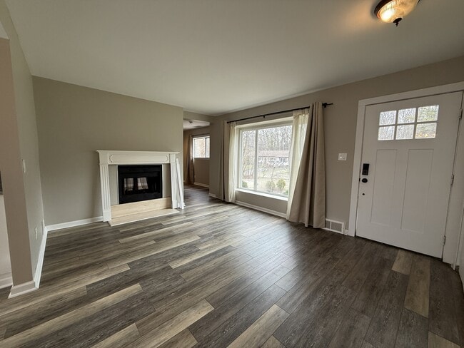 Photo - 1948 Henbert Rd