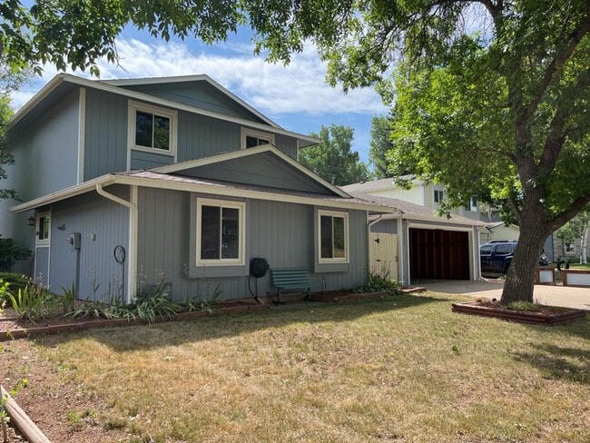 Photo - 3 Bed 2.5 Bath Single-Family Home on Cul-De-Sac w/ Large Fenced Backyard, Garage