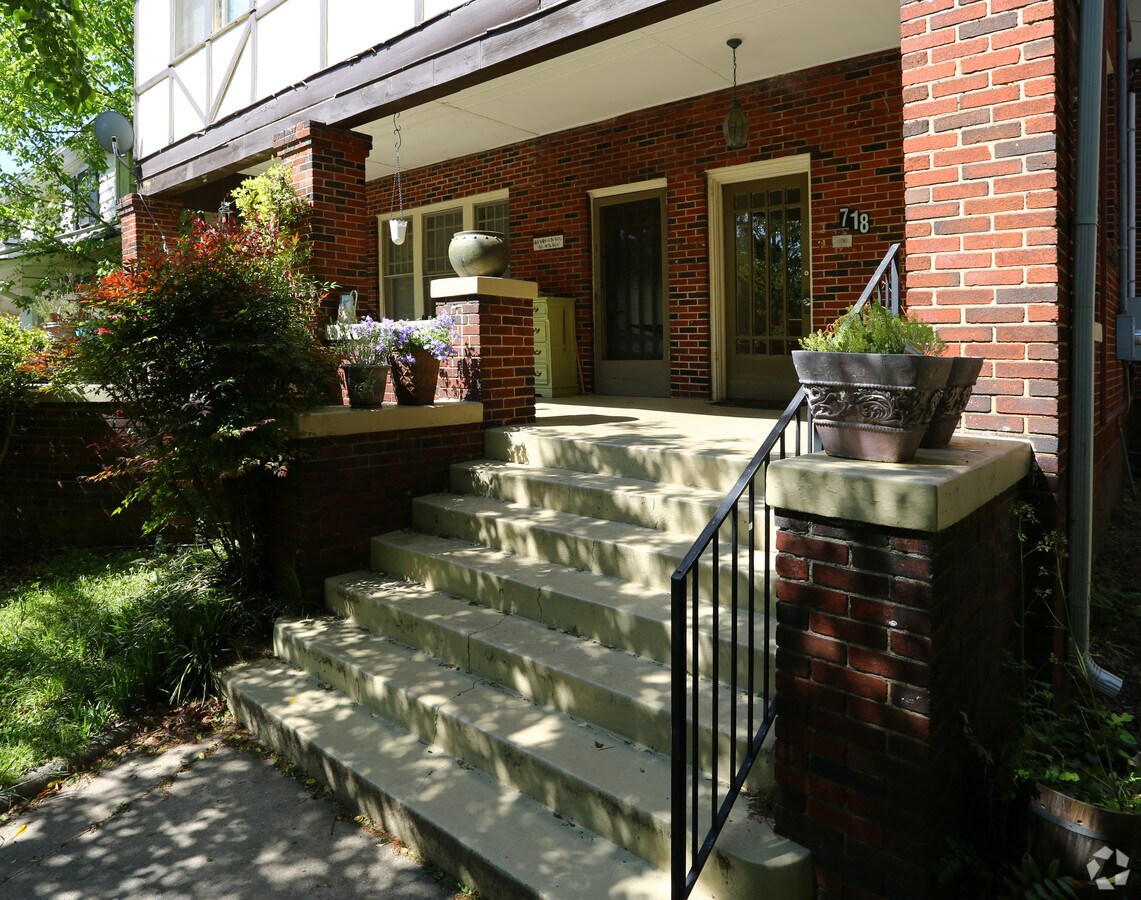 Photo - 718 Penn Ave NE