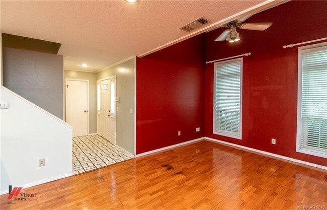 Photo - 8917 Glenmora Dr