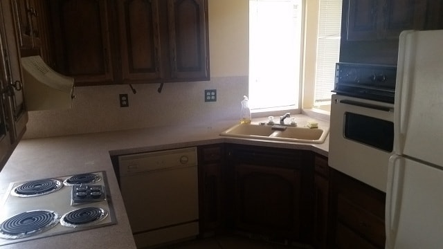 Photo - Great home with 2 car garage, deck and shed, fenced yard in Roy for rent