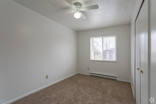 2BD 1BA 780 sq. ft.